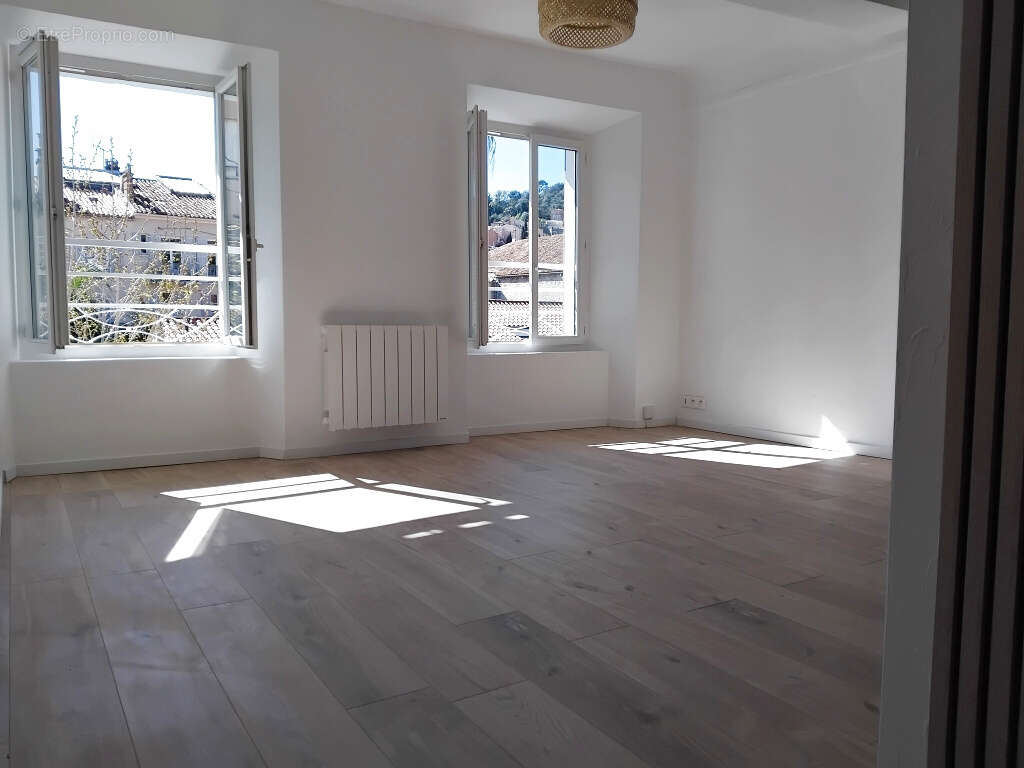 T3 dernier etage vue chateau proche place clemenceau et maintenon - photo 9