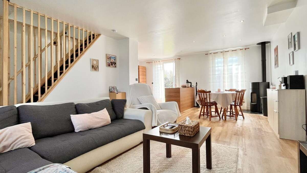 Maison à BONNETABLE