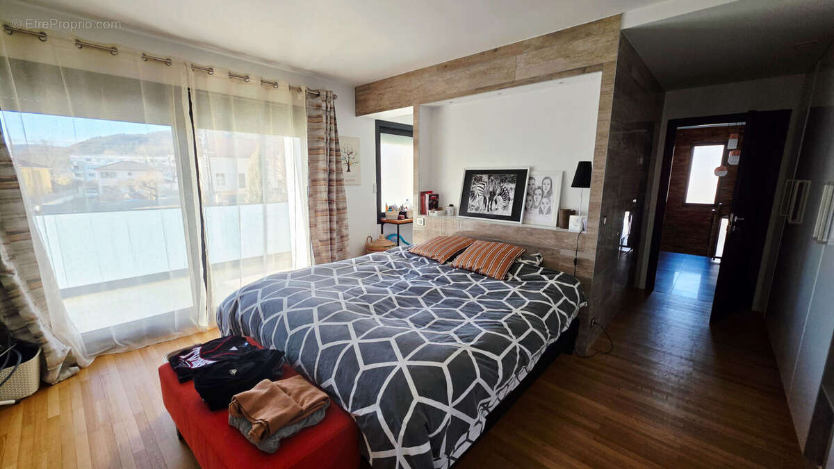 Maison à MONTREAL-LA-CLUSE