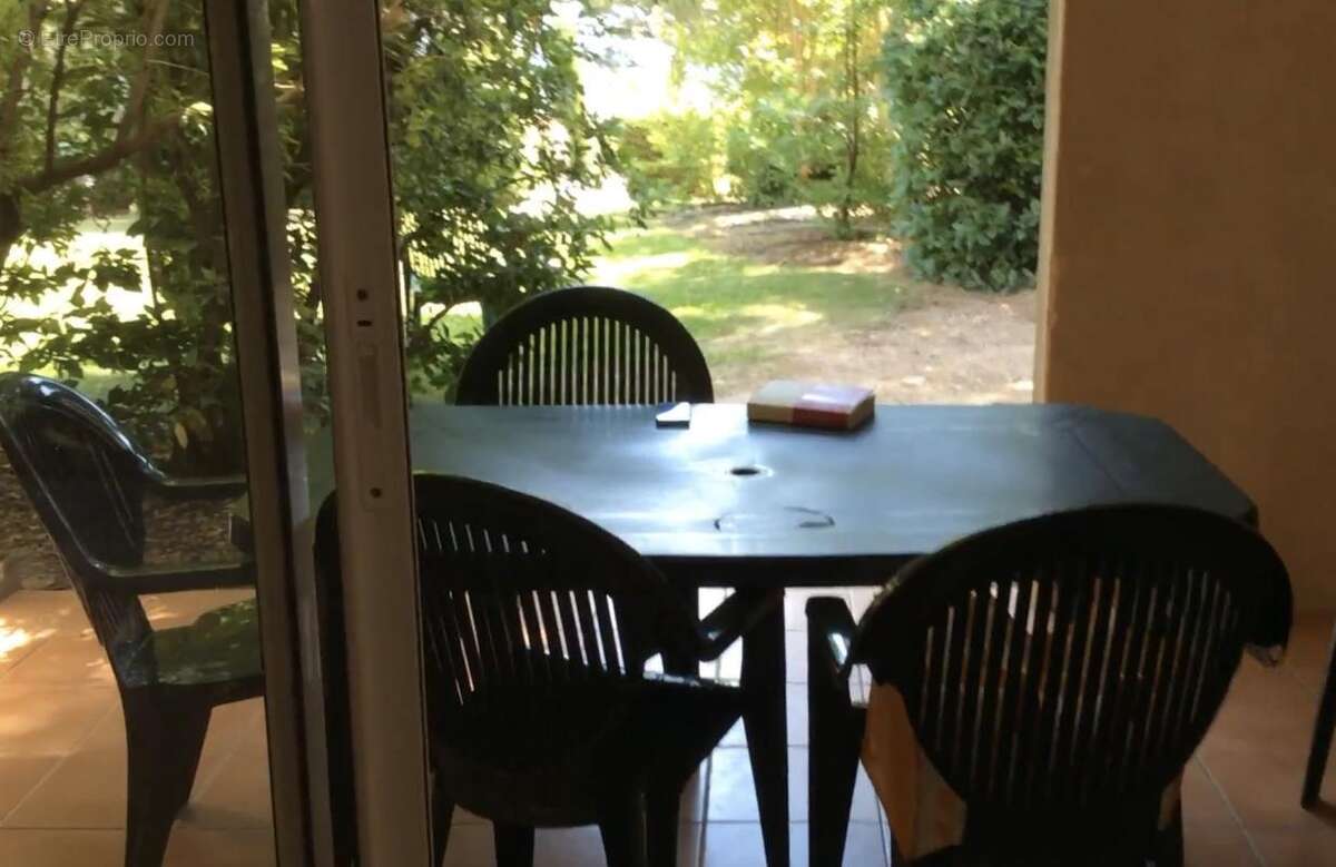 Vente appartement T2 - résidence de tourisme classée Pierre et Vacances  à Mallemort - photo 9