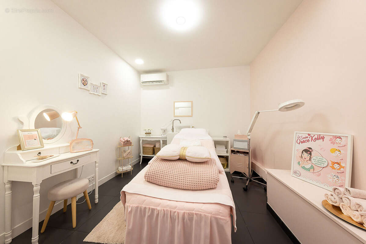 Commerce à L&#039;ISLE-SUR-LA-SORGUE