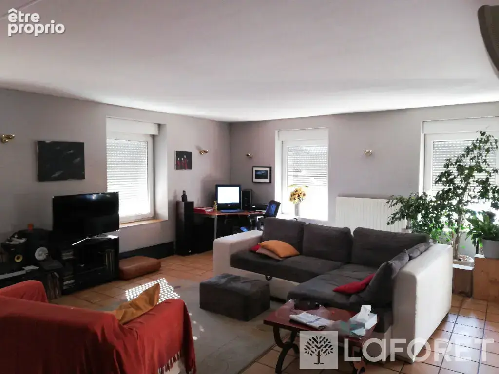 Baisse de Prix !!! Spécial Investisseur : Immeuble de rapport Audun Le Tiche 4 Appartements + Local Commercial - photo 2