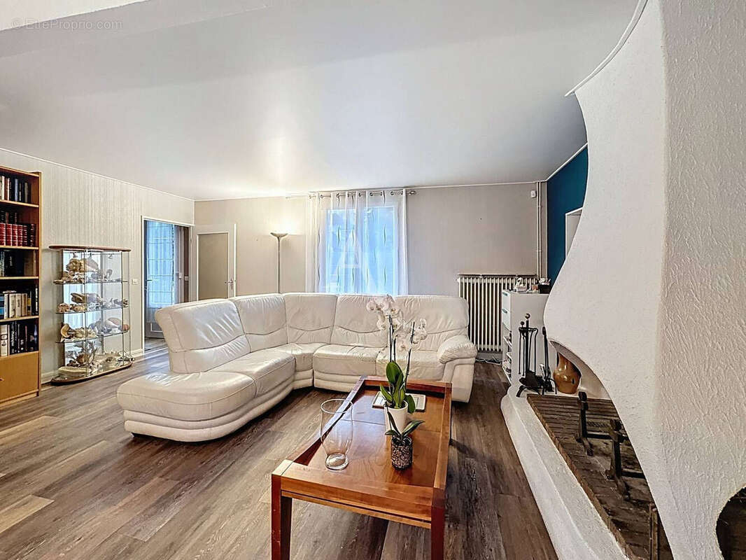 Maison à OZOIR-LA-FERRIERE