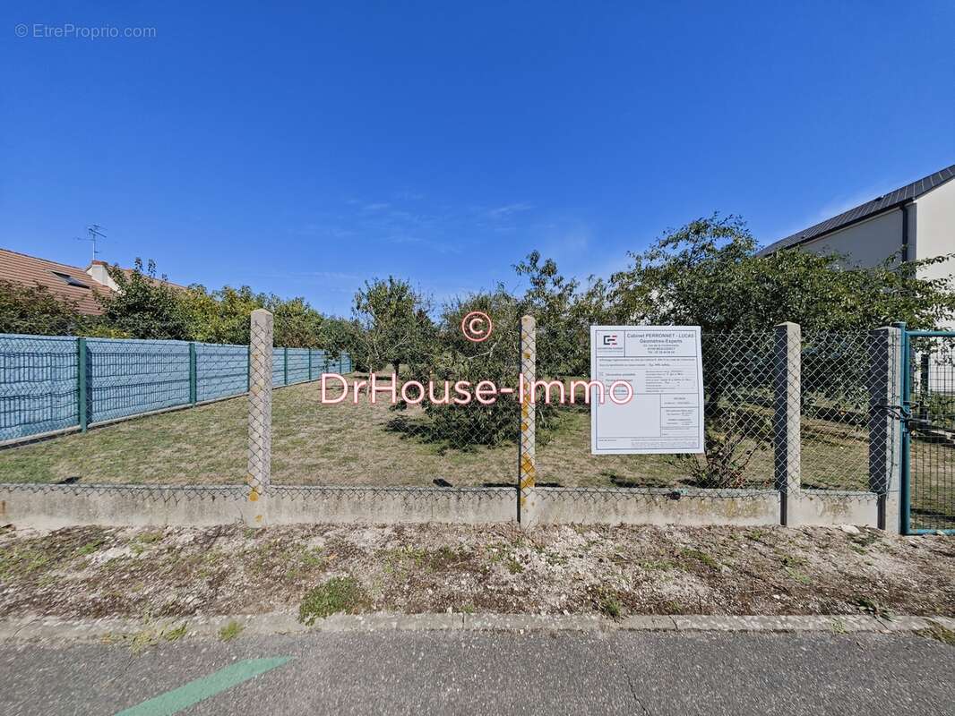 Terrain à SAINT-JEAN-LE-BLANC