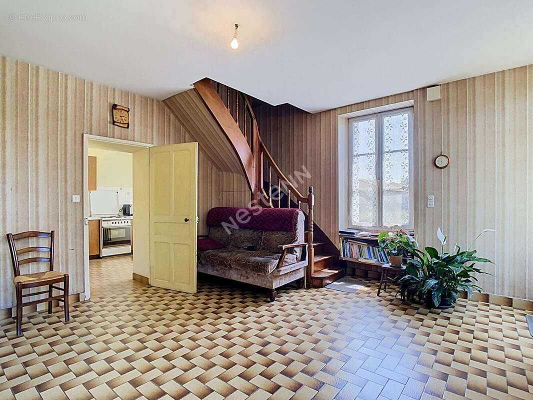 Maison style bourgeoise et division de terrain possible à vendre sur la commune de Gesté - photo 5
