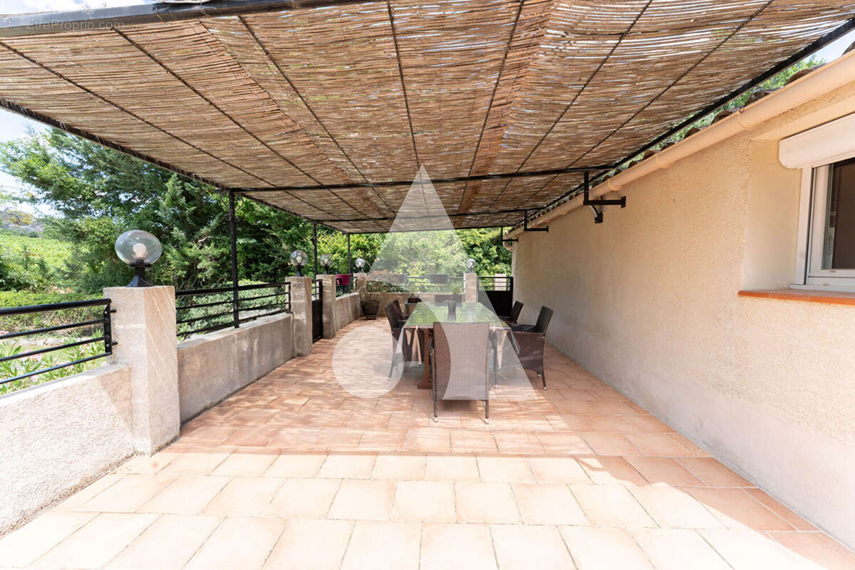 Maison à LE THOLONET