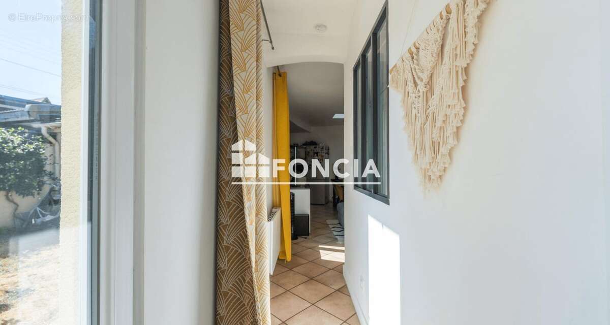 FONCIA Le Raincy vous présente cette charmante maison de plain-pied avec jardin - photo 9