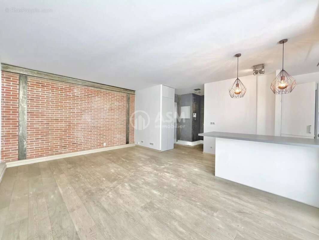 Appartement à COURBEVOIE