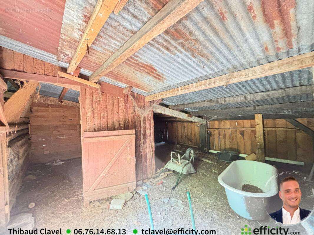 Terrain à BARBEZIEUX-SAINT-HILAIRE