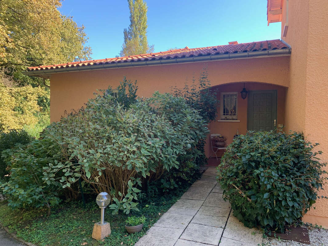 Maison à CHARBONNIERES-LES-BAINS