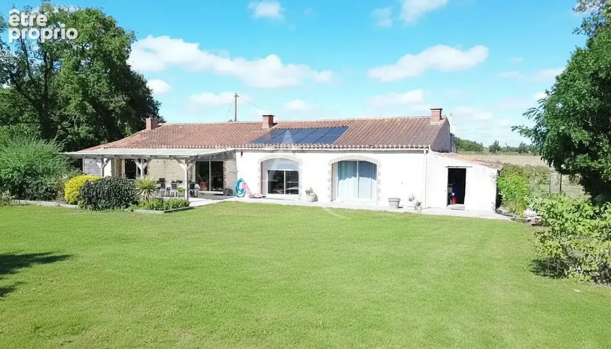 Maison 5 pièces 171 m² · à Mache · 171 m² · 337 600 €