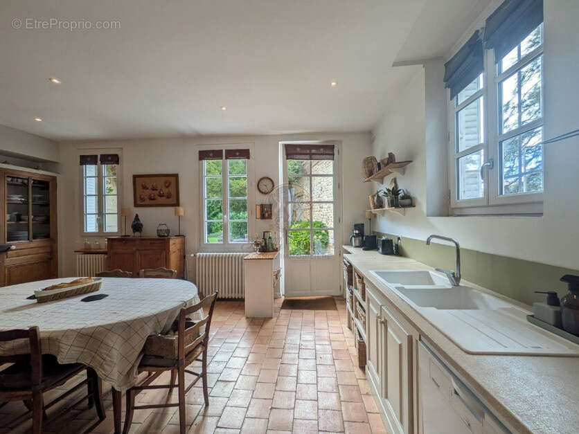 Maison à SAINT-GENIS-LAVAL