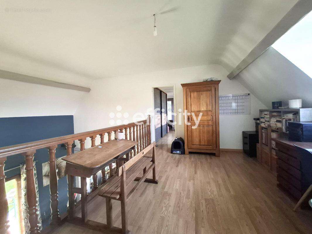 Maison à CONDE-SUR-HUISNE