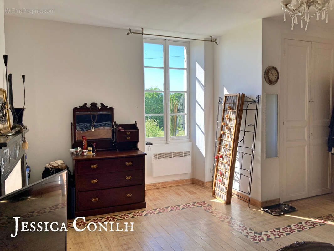 Maison à BOURDELLES