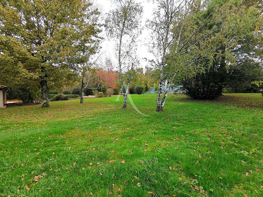 Maison à LAPEYROUSE-FOSSAT