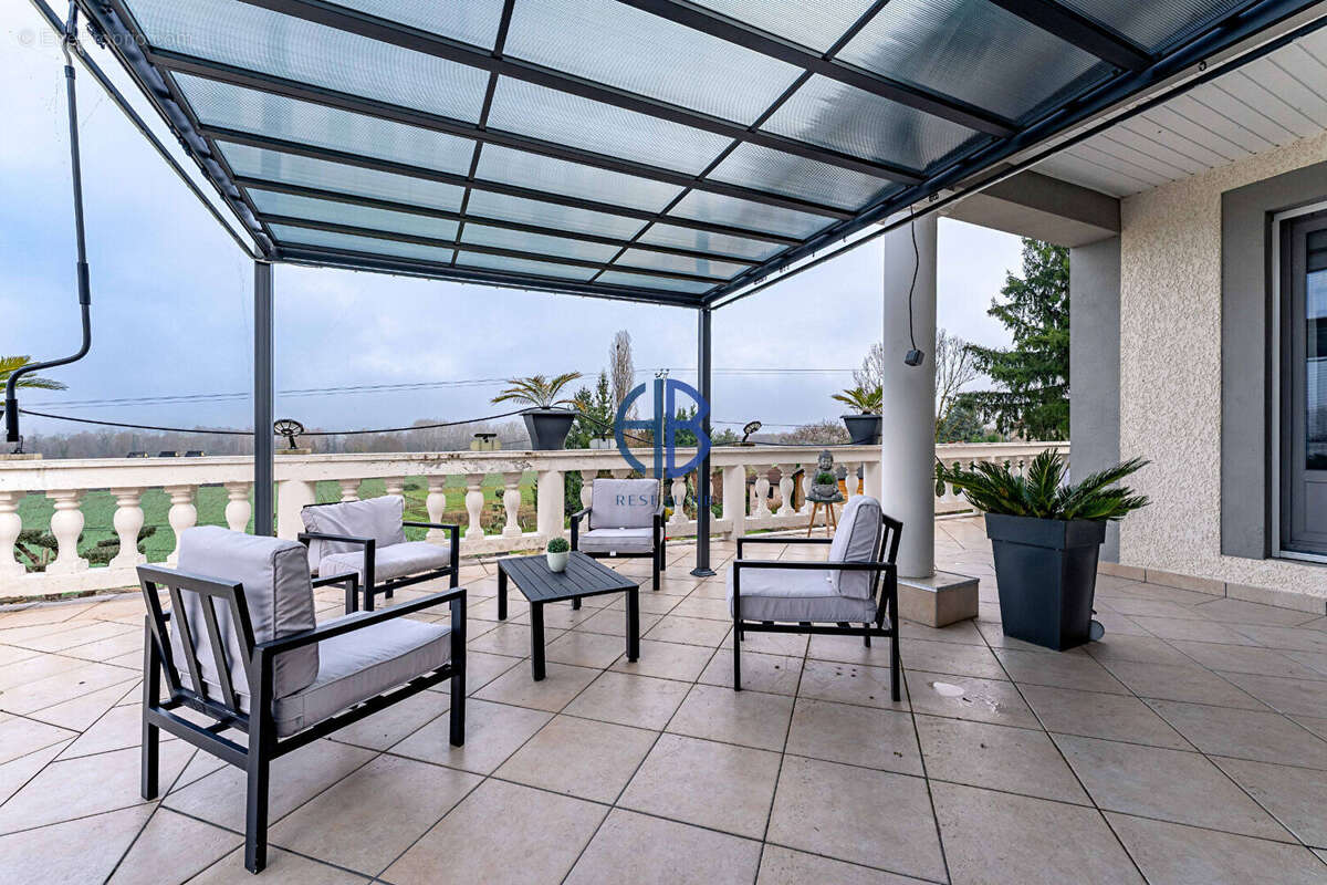 Maison à SAINT-CHEF