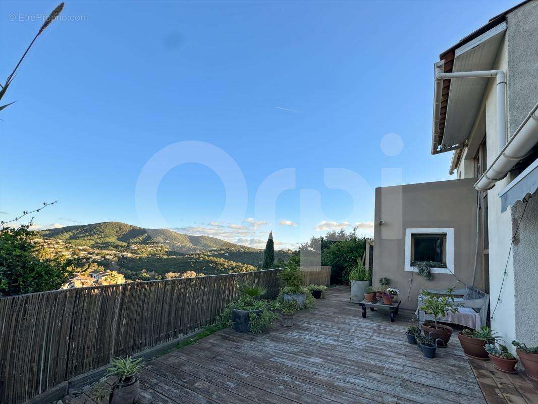 Maison à LA LONDE-LES-MAURES