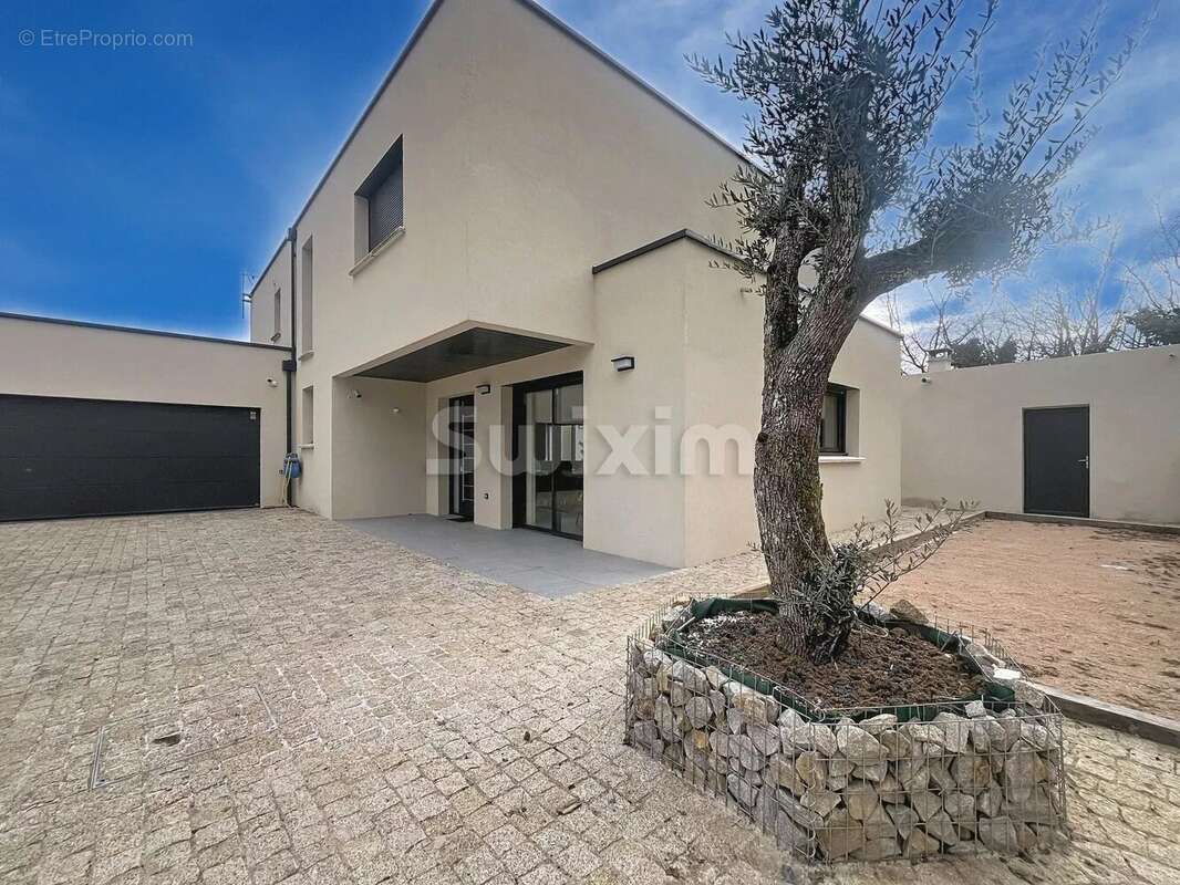 Maison à VILLARS-LES-DOMBES