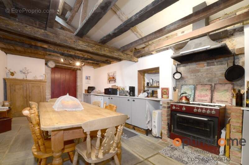  Charmante maison en pierre avec dépendance à rénover – Cœur de Saint-Laurent-de-Céris (Charente)  - photo 4