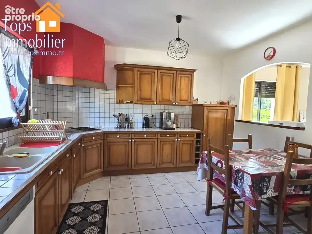 Maison pavillonnaire avec sous-sol total et jardin arboré - photo 6