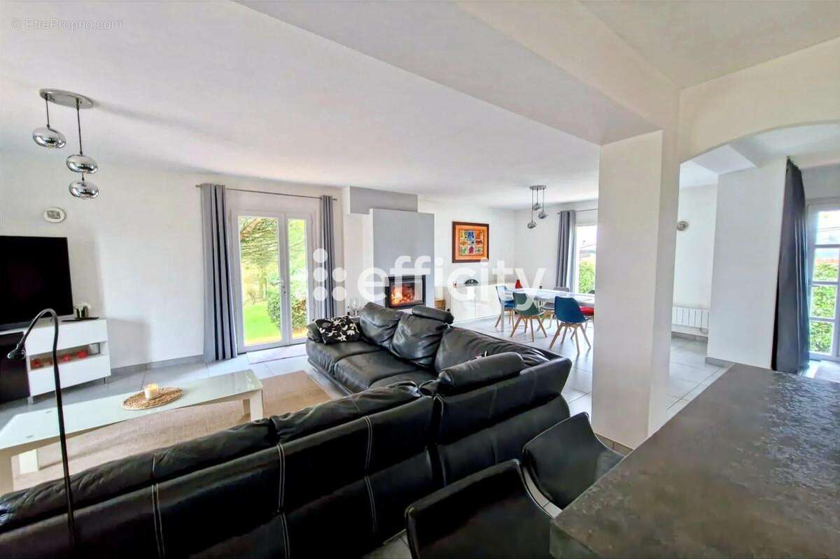 Maison à LE CELLIER