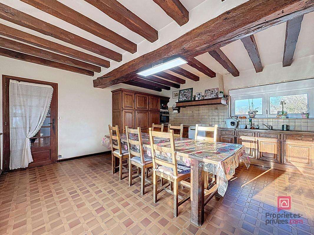 Maison à BONNETABLE