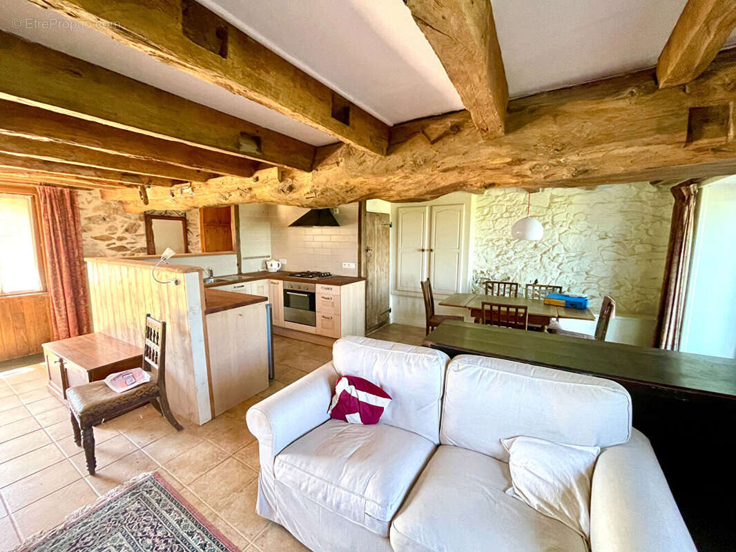 Maison à RIEUPEYROUX