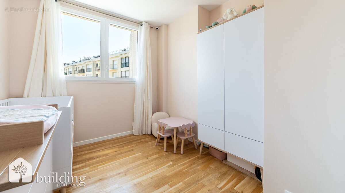 Appartement à NEUILLY-SUR-SEINE