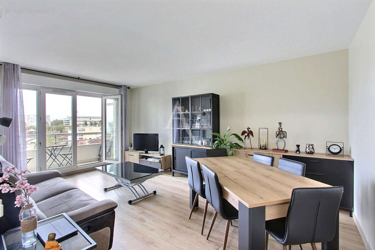 Appartement à VILLENEUVE-LA-GARENNE