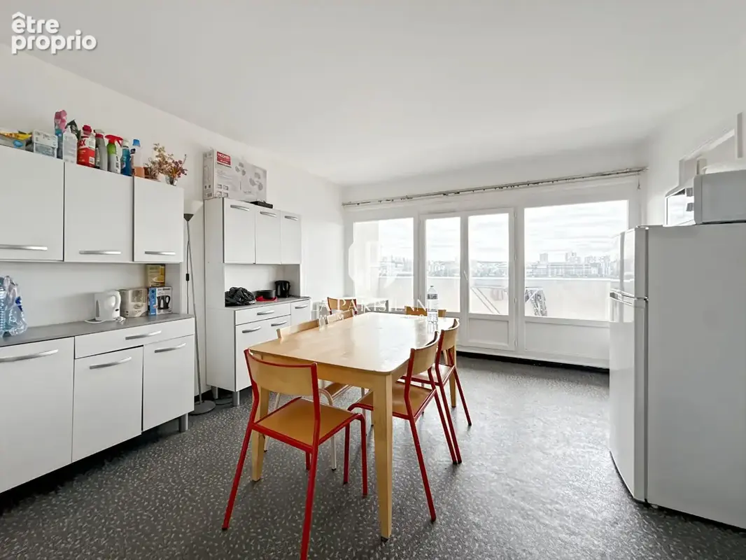 Appartement à AUBERVILLIERS