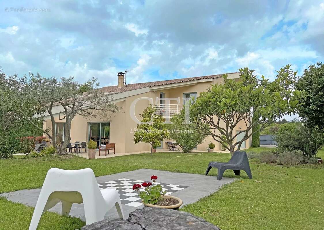 Villa architecturale d'exception avec vue sur le Mont-Ventoux, à proximité de L'Isle-sur-la-Sorgue - photo 7