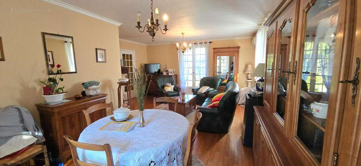 Maison à COULOUNIEIX-CHAMIERS