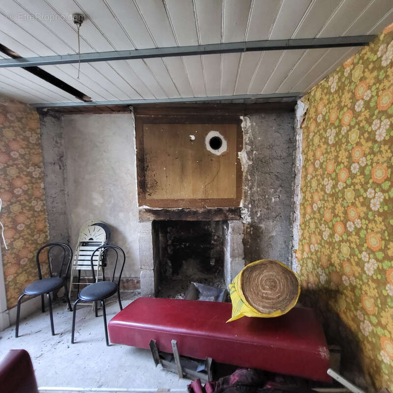 Appartement à RIOM-ES-MONTAGNES