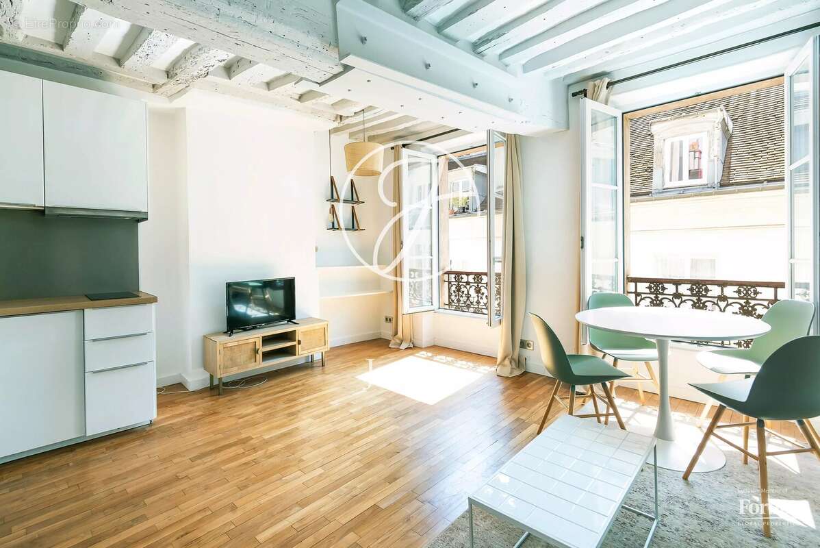 Appartement à PARIS-3E