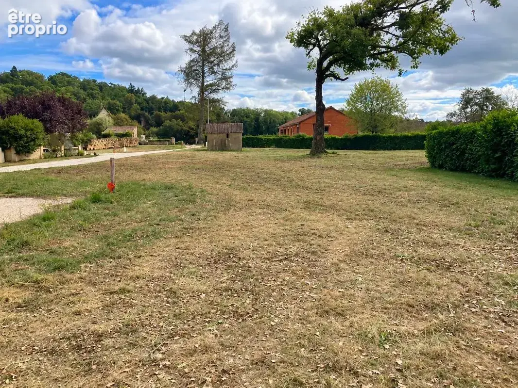 Photo Terrain à Carsac-Aillac au prix de 45 000€