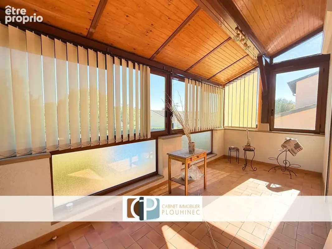 HURIGNY   Maison familiale au calme avec de beaux volumes. - photo 17