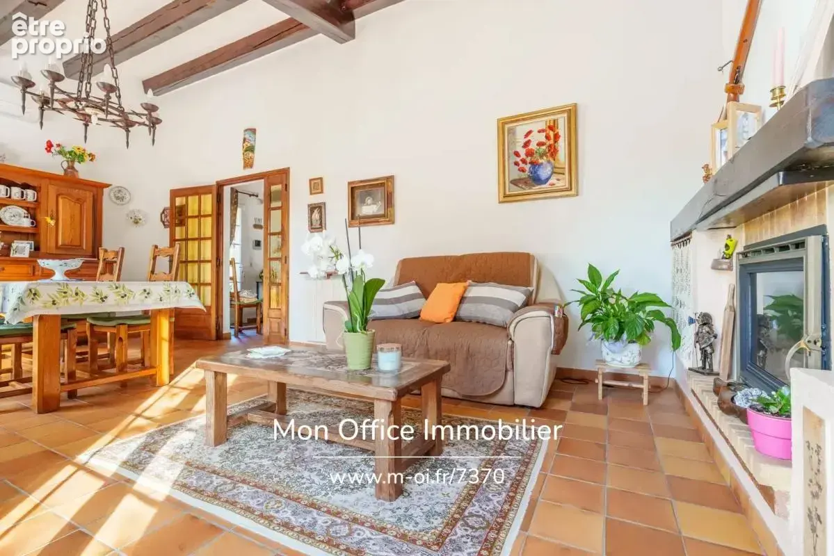 Référence : 7370-MCO - Maison 5 pièces terrain 1089 m² avec dépendance et piscine au calme absolu - photo 6