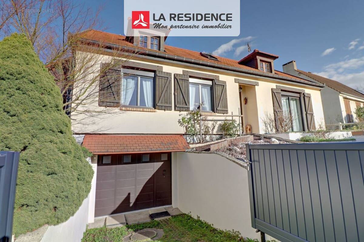 Maison à NEUVILLE-SUR-OISE