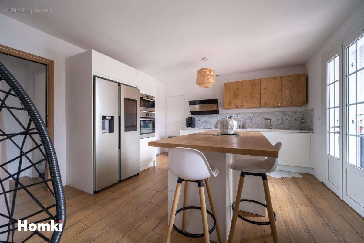 Maison à BRUGUIERES