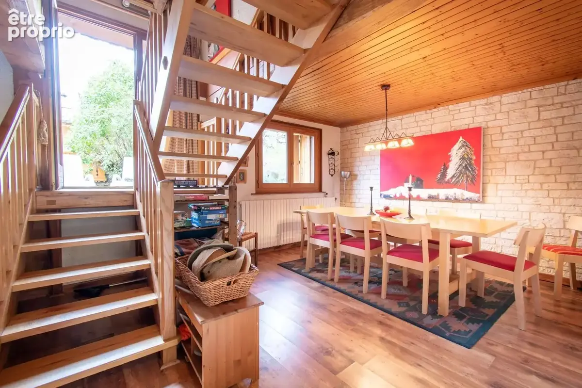 Un chalet traditionnel de 6 chambres et 4 salles de bain dans un hameau recherché proche du centre de Morzine - photo 5