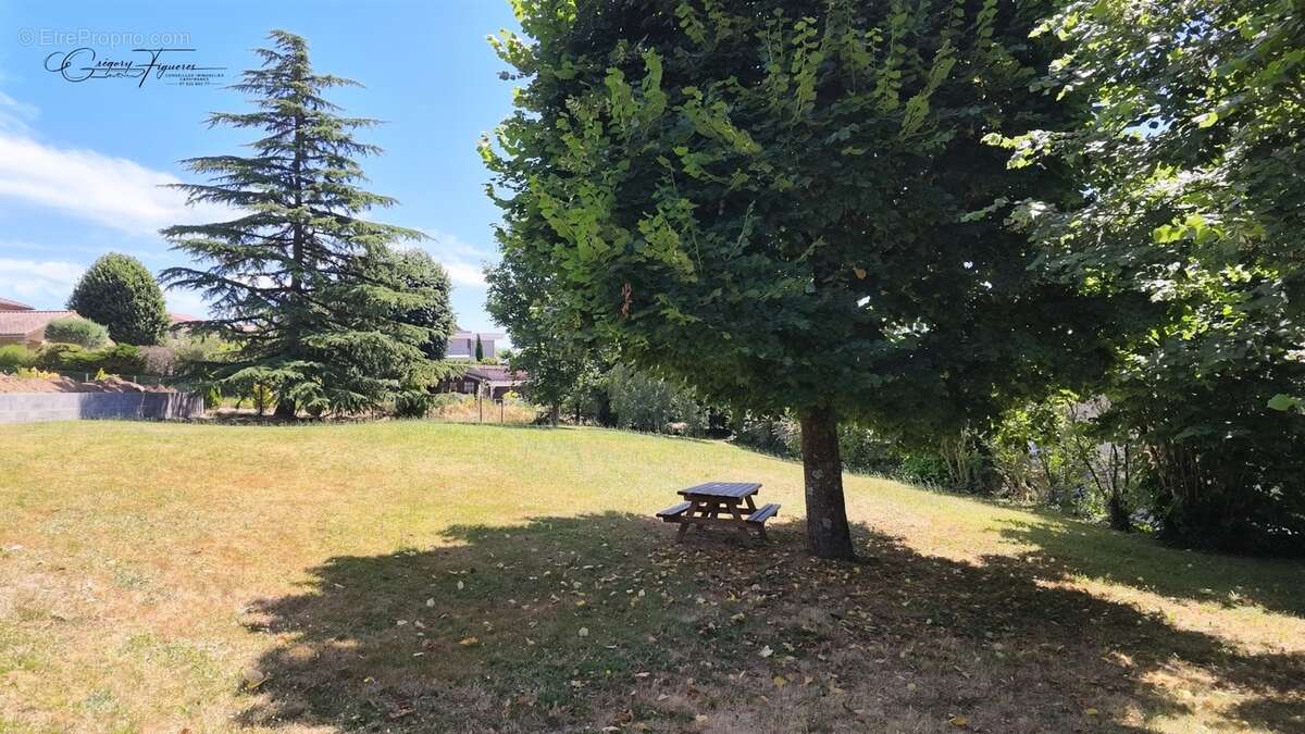 CHAPONOST – Élégante maison familiale avec possibilité de deux logements indépendants – Terrain de 802 m² - photo 22