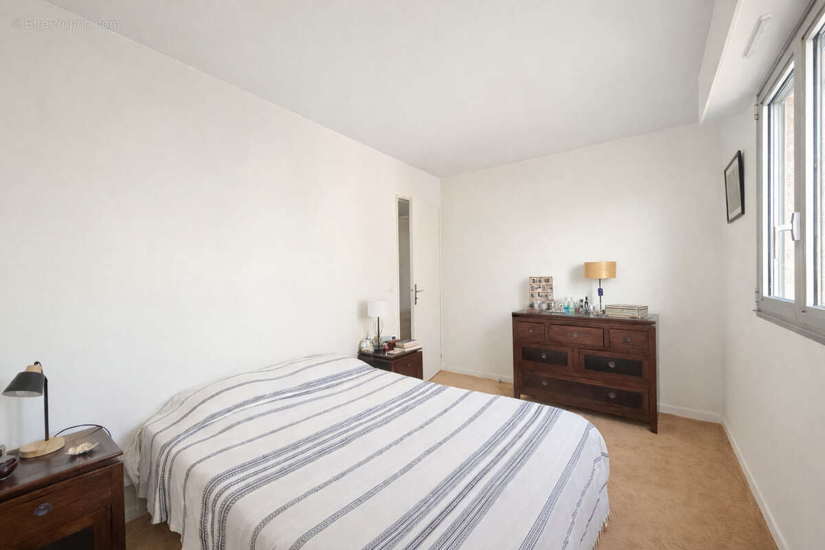 Appartement à COURBEVOIE