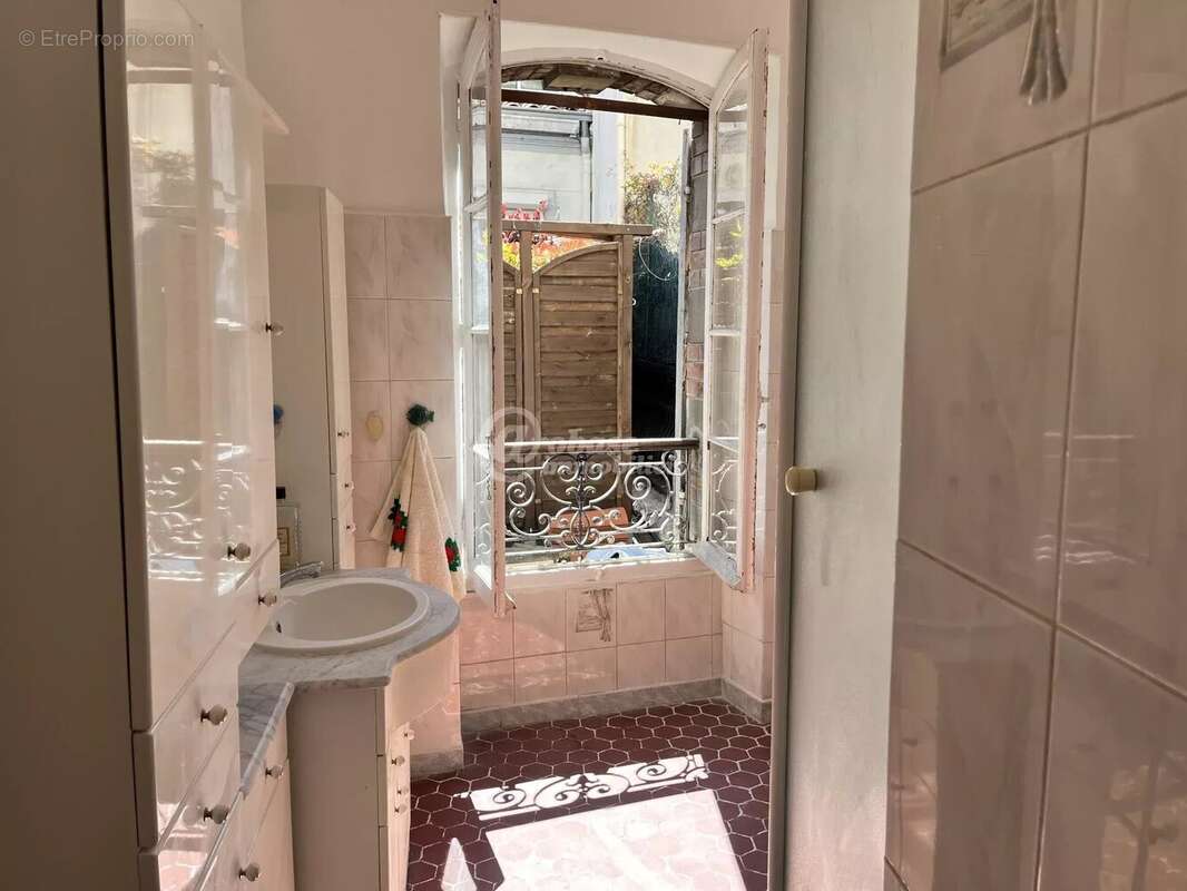 Appartement à MARSEILLE-6E