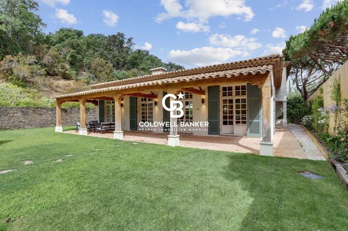 À Ramatuelle, entre authenticité et élégance, un mas provençal d’exception - photo 18