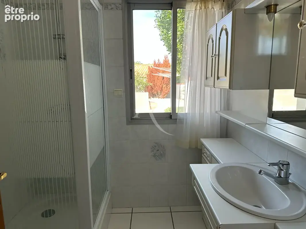 Grande maison familiale de 193.96 m2 avec piscine à Rochefort - photo 5