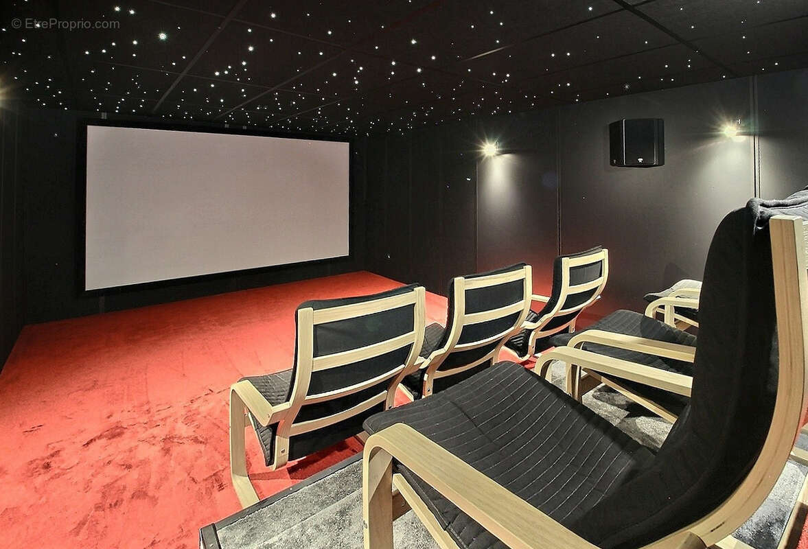 Maison à COMBAILLAUX