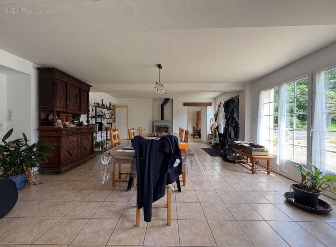 Maison à LE ROC-SAINT-ANDRE