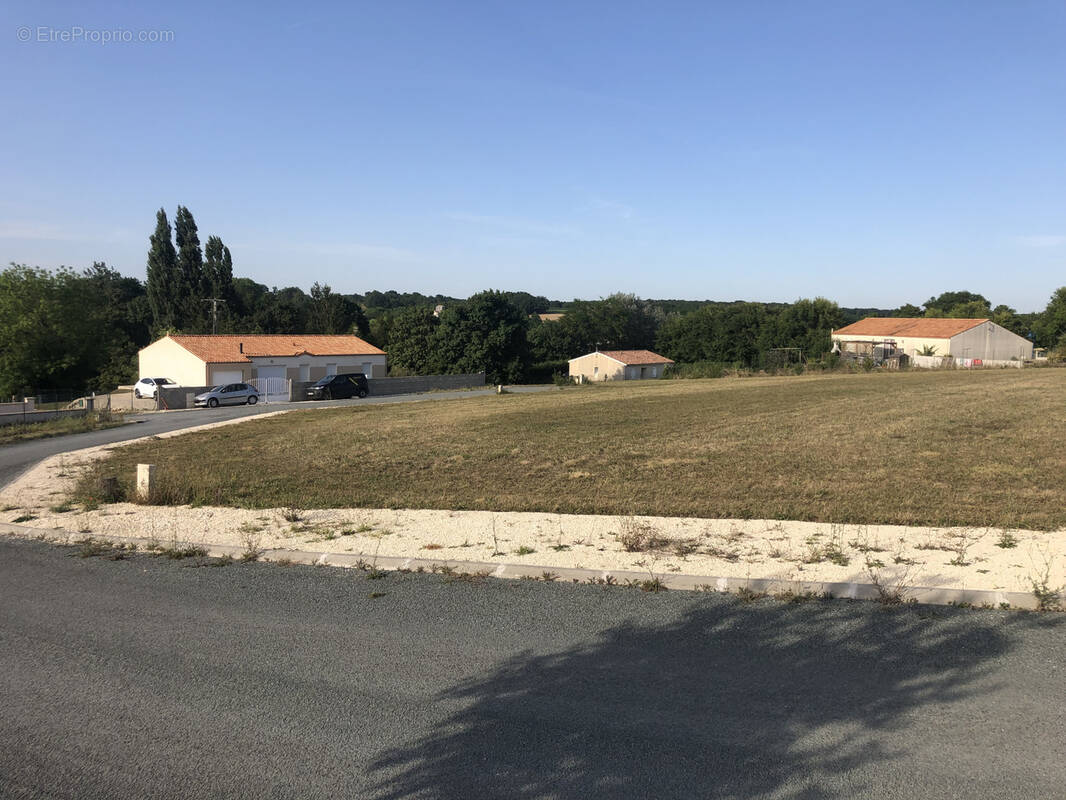 Terrain à ANNEPONT