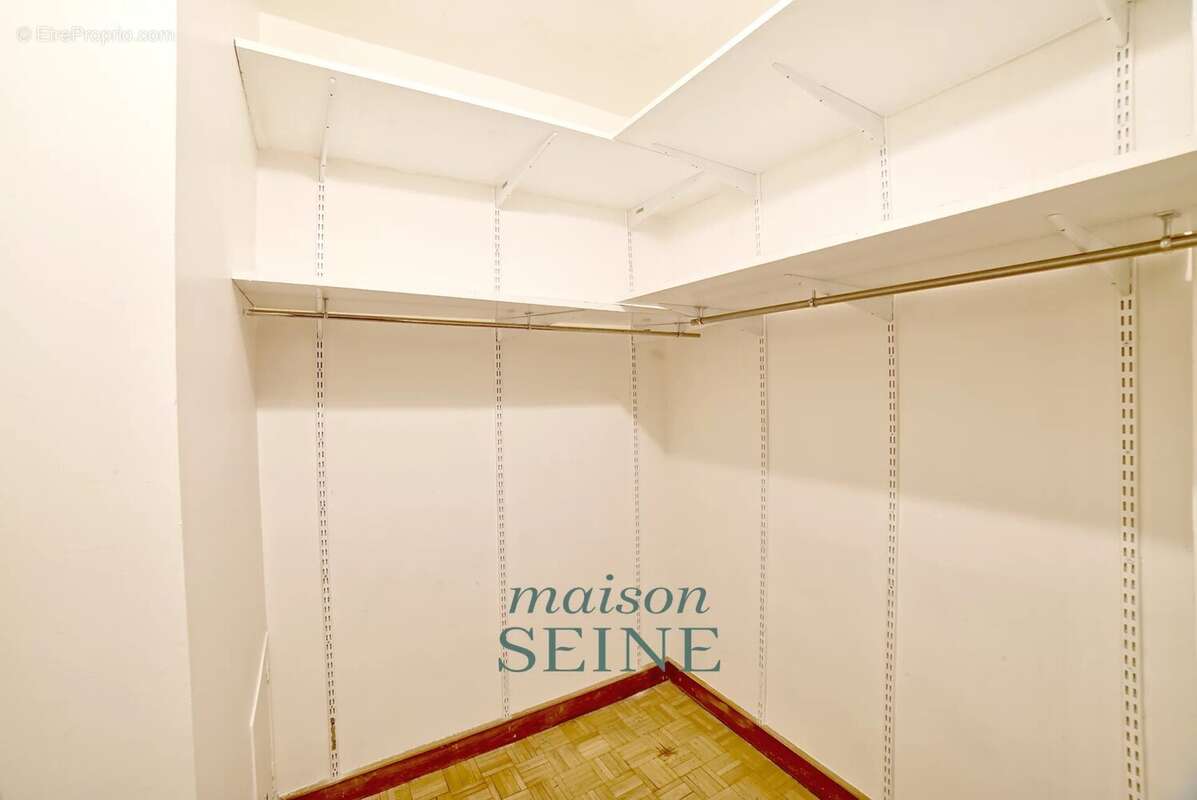 Appartement à NEUILLY-SUR-SEINE