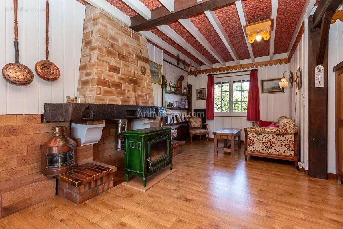 Maison à VEZERONCE-CURTIN